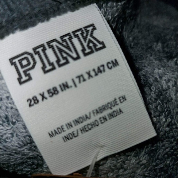 PINK Beach Towel NIP - Picture 5 of 7